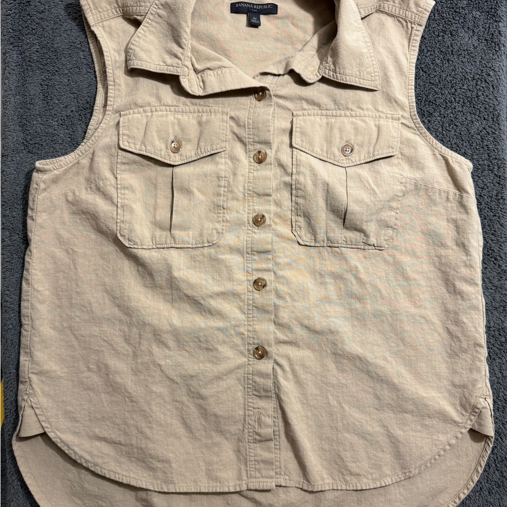 Banana Republic Tan Sleeveless‎ Button Down Shirt